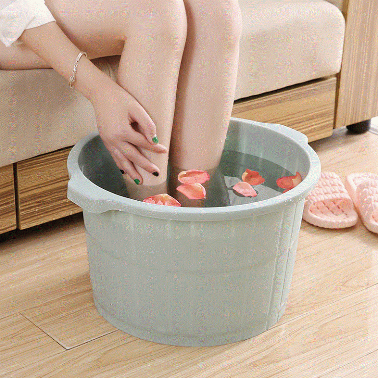feet-treatment-soaked feet