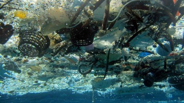 Ocean-Marine-pollution-plastic-pollution